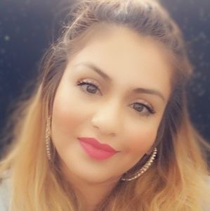 Meet your Posher, Ana